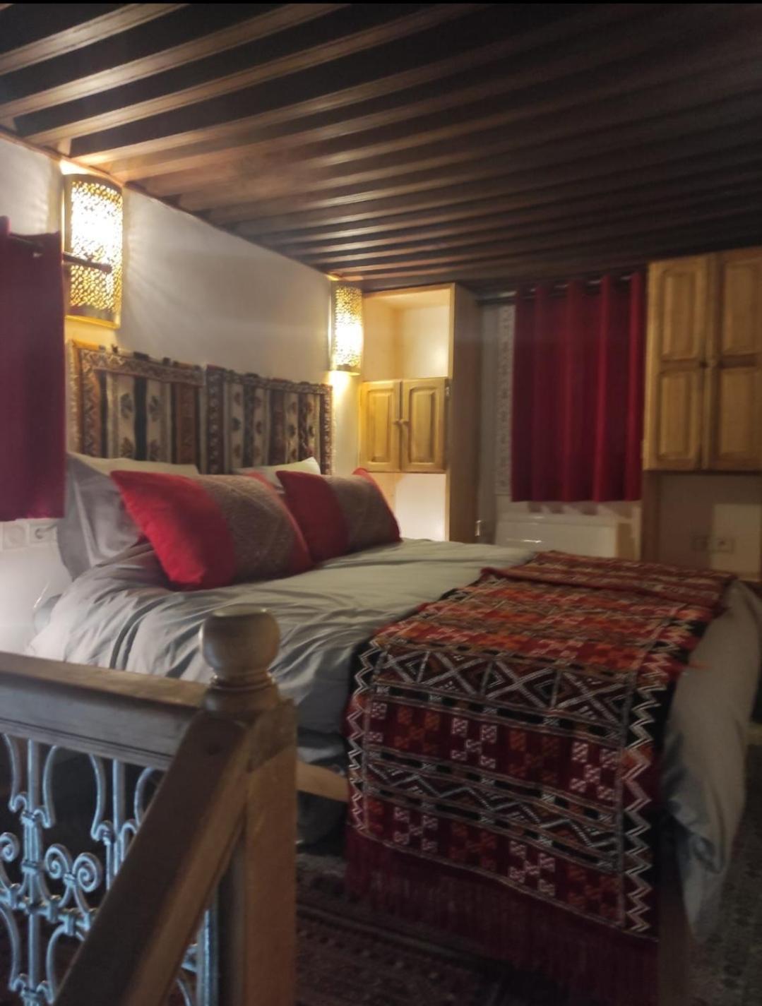 Riad Averroes Fes Luaran gambar